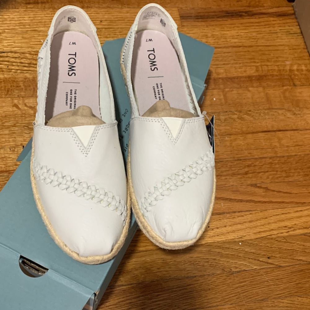 TOMS Women's Cream Espadrilles NWT 7